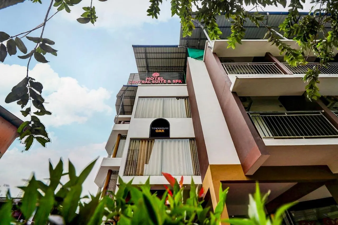Hotel Townhouse Oak Central Suits Kozhikode