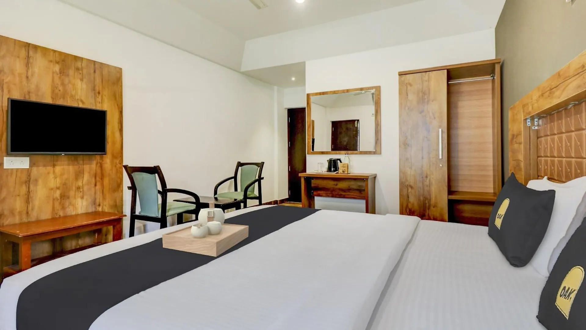 Hotel Townhouse Oak Central Suits Kozhikode