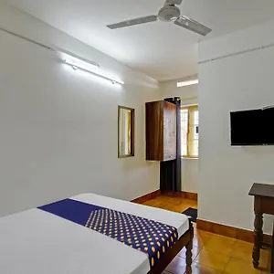 Spot On Vinayaka Tourist *** Kozhikode