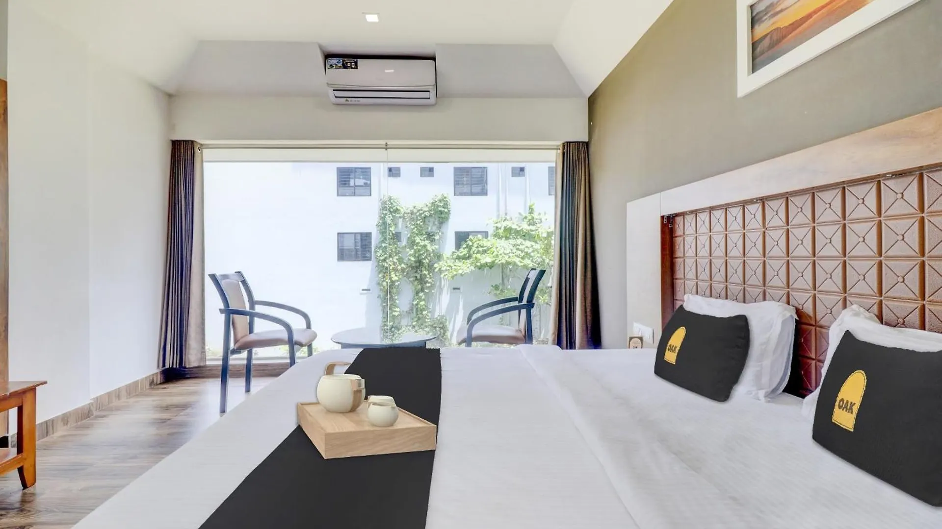 Townhouse Oak Central Suits Kozhikode Hotel