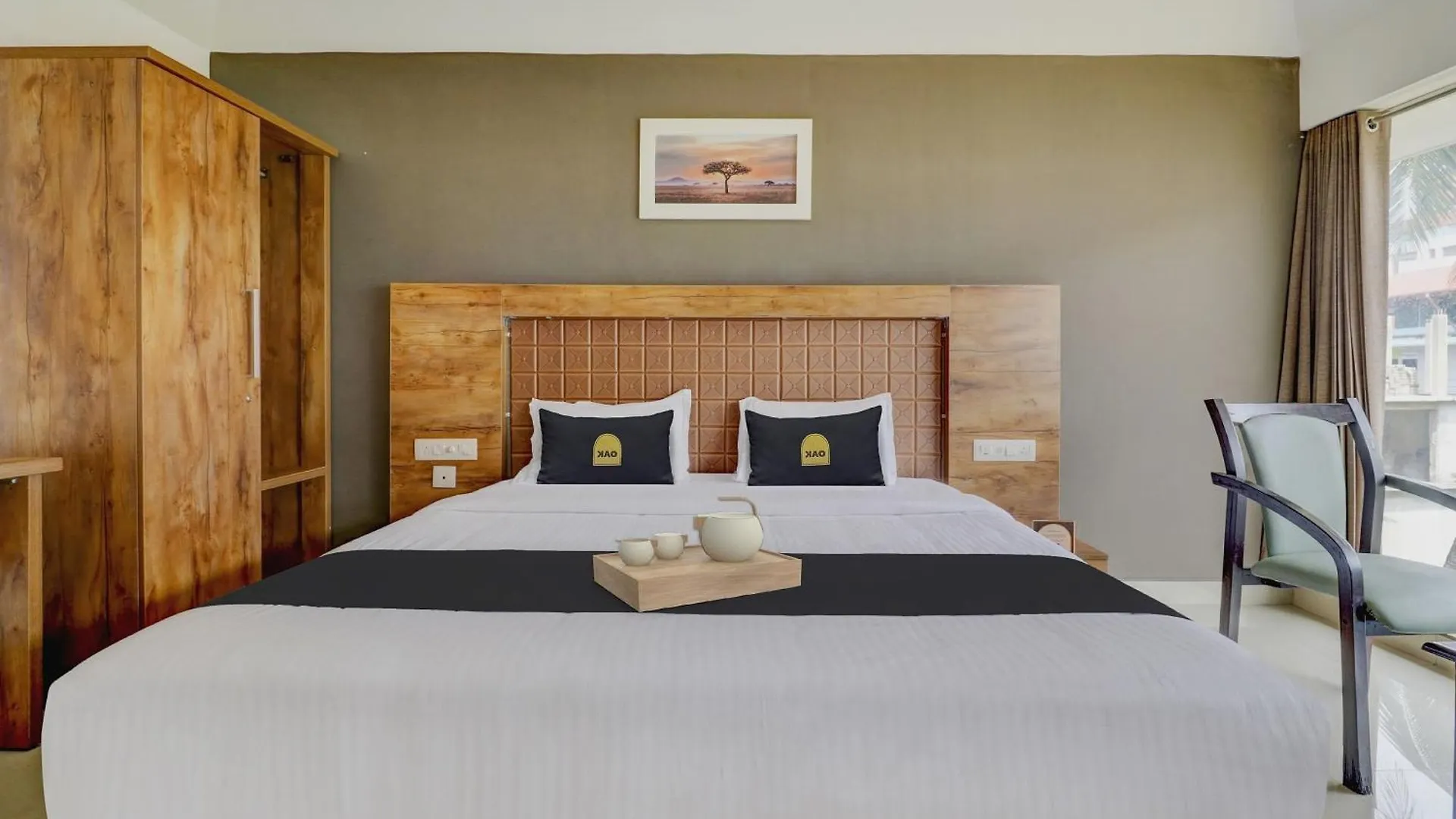 Townhouse Oak Central Suits Kozhikode Hotel