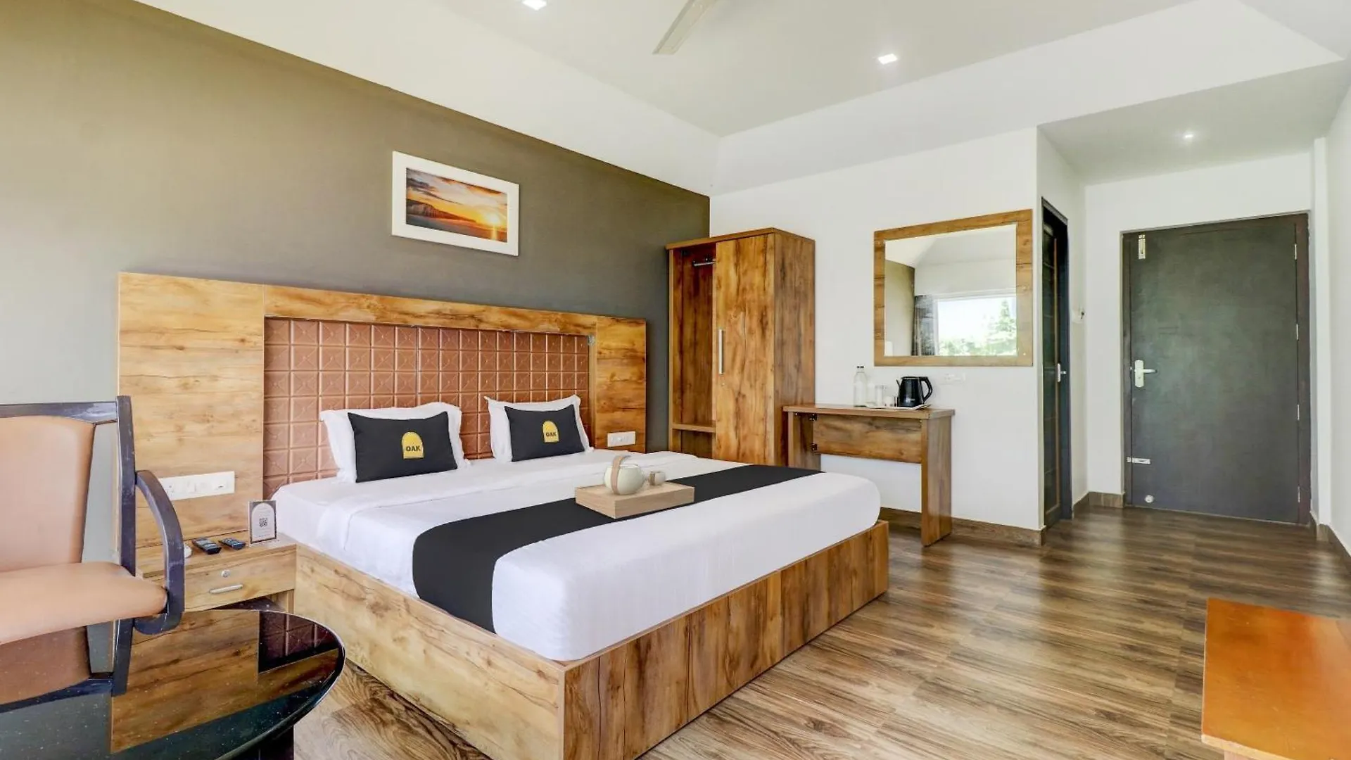 Townhouse Oak Central Suits Kozhikode Hotel